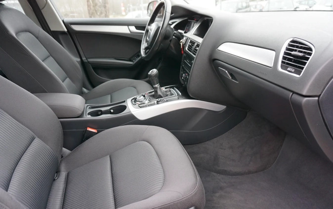 Audi A4 cena 37900 przebieg: 173000, rok produkcji 2011 z Brzozów małe 232